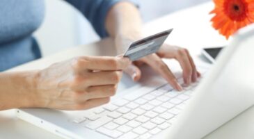 E-commerce : Un jeune homme sur deux préfère acheter en ligne que de faire les boutiques