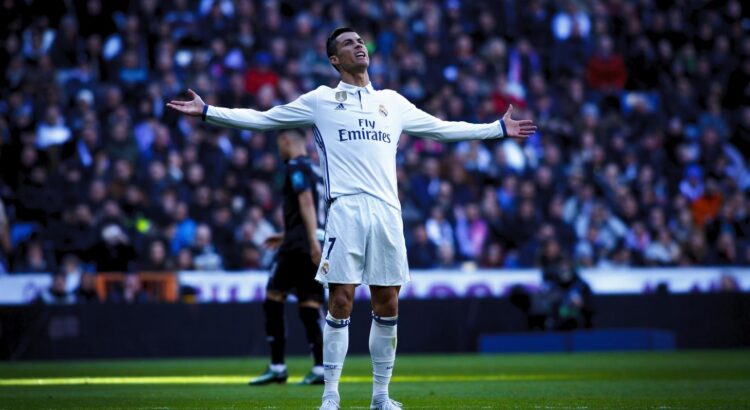 Instagram : Le #livingroomcup, le défi fou de Cristiano Ronaldo qui fait transpirer les jeunes