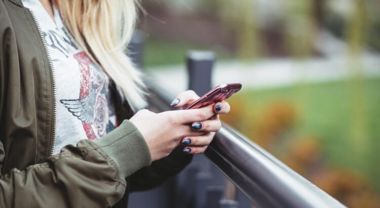 Mobile : Hoop, la nouvelle appli française qui combine le meilleur de Snapchat et de Tinder