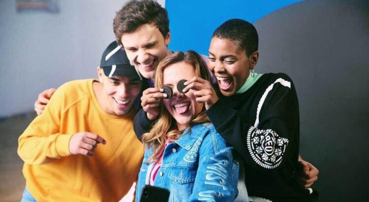 Oreo lance "Oreo Twist Your Style" avec une collection de vêtements éphémères