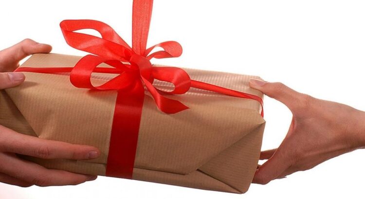 Quels types de cadeaux les Millennials prévoient-ils d'offrir et de recevoir pour Noël 2019 ?