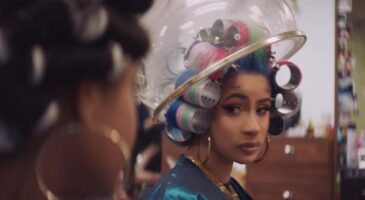 Reebok et Cardi B surprennent les Millennials avec une campagne drôle et délirante