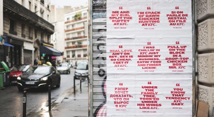 KFC France se rend visible grâce à une campagne croustillante qui rend hommage aux rappeurs