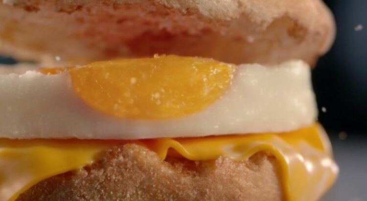 McDonald’s mise sur la tendance de l’ASMR pour parler de son doux Egg McMuffin