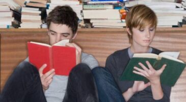 Lecture, les 15-24 ans lisent plus que leurs aînés mais moins fréquemment