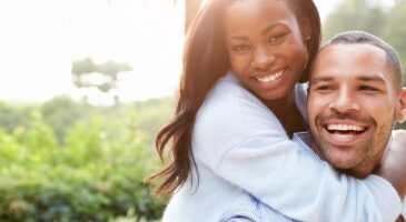 La moitié des jeunes ne se considère pas seulement comme hétéro, symbole d'une génération ouverte d'esprit