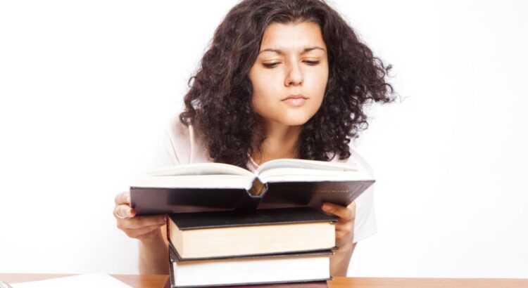 Sonia de Leusse, "Les jeunes utilisent parfois les mécanismes de la fiction pour réinterpréter la réalité" (EXCLU)