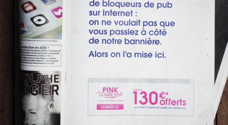 Boursorama Banque et Buzzman se jouent des AdBlocks en invitant une bannière pub dans le monde réel