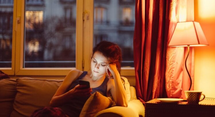 Les moins de 20 ans, des "adol-écrans" en puissance