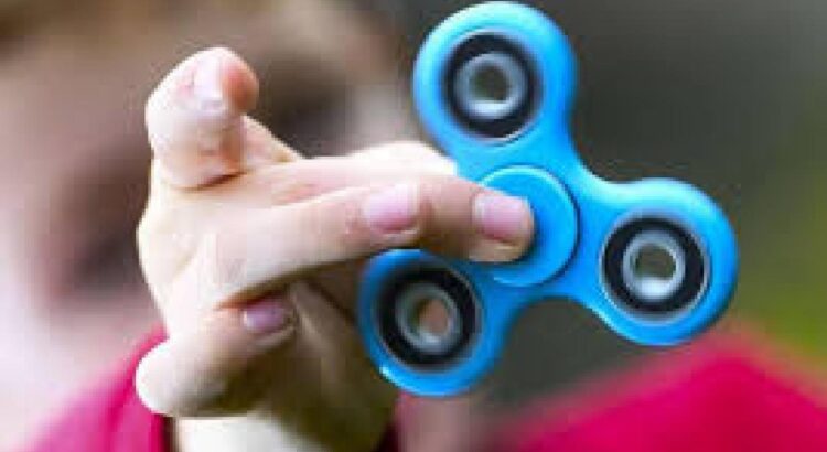 Le hand spinner, nouveau jouet culte de toute une génération ?