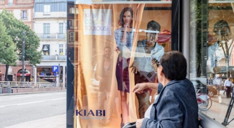 Kiabi dévoile des affiches vivantes pour surprendre les passants