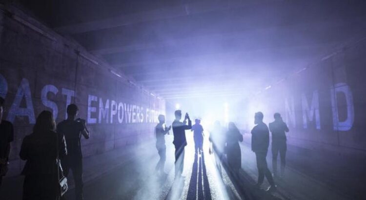 Adidas crée l'événement avec une rave neo-futuriste qui a tout bon pour engager la jeune génération