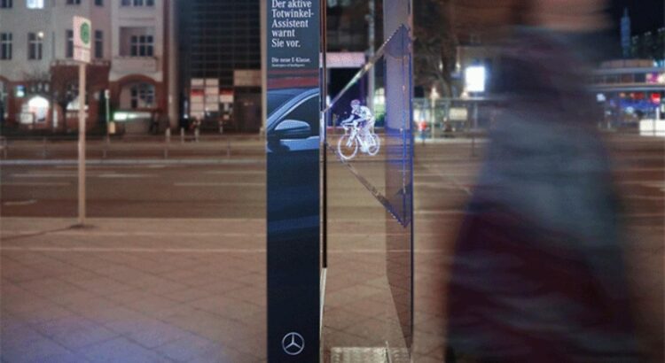 Mercedes-Benz teste la première affiche publicitaire digitale en 3D