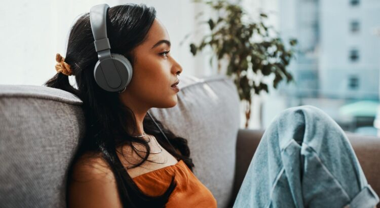 Les jeunes Français et les podcasts, quelle réalité en 2022 ?