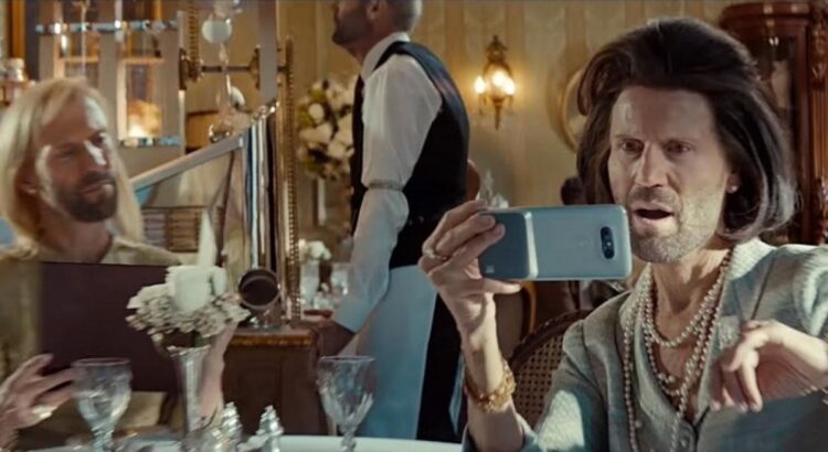 Jason Statham, égérie de LG pour vanter les mérites d'un mobile ultra fun avant tout