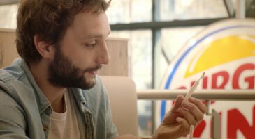 Burger King invente les Single Fries, le Poisson davril qui engage la jeune génération