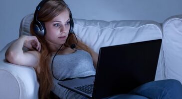 Les jeunes passent plus de 22 heures par semaine à regarder des vidéos en ligne !
