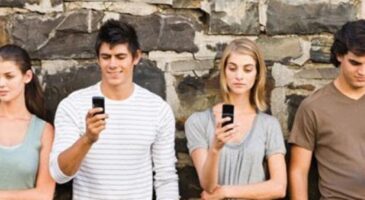 Mobile : Les 18-24 ans passent 37 heures par mois sur les applications mobiles, un record !
