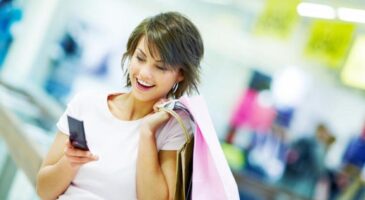 M-commerce : 54% des jeunes femmes font leurs achats en ligne via leur mobile