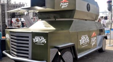 Pizza Hut lance The Pizza Thrower, opération marketing innovante surfant sur la sortie de Ninja Turtles