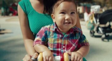 Coca-Cola : Des bébés, de la musique et de la générosité pour lutter contre le Sida, campagne percutante dévoilée