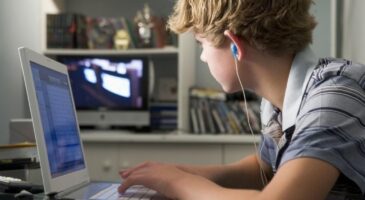 Télévision : 63% des 18-24 ans la considèrent comme un simple "moniteur", la culture TV oubliée ?