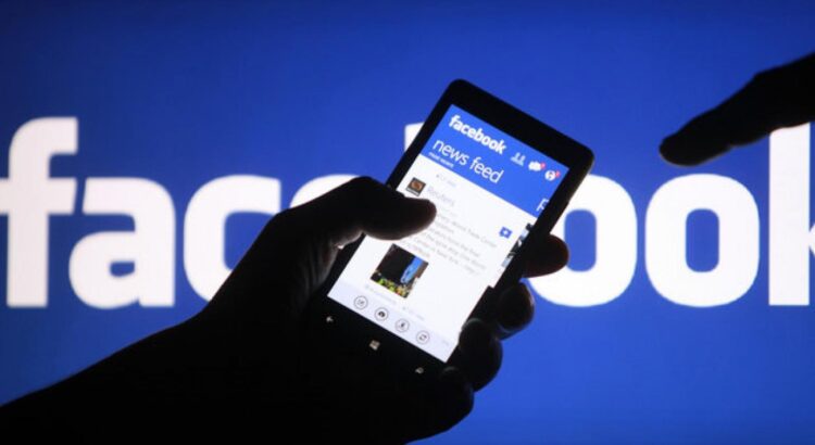 Facebook mise tout sur le mobile.