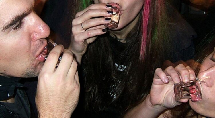 Le rapport des jeunes à l'alcool inquiète.