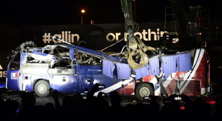 Le bus connaîtra une seconde vie grâce à un sculpteur.