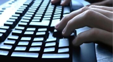 Internet : Les jeunes, lassés et ennuyés sur les réseaux sociaux et la toile ?