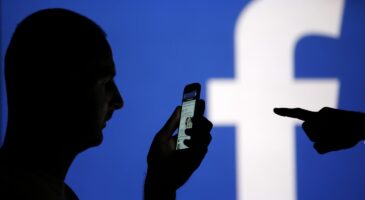 Facebook et Axa signent un partenariat stratégique, le mobile et les jeunes en ligne de mire