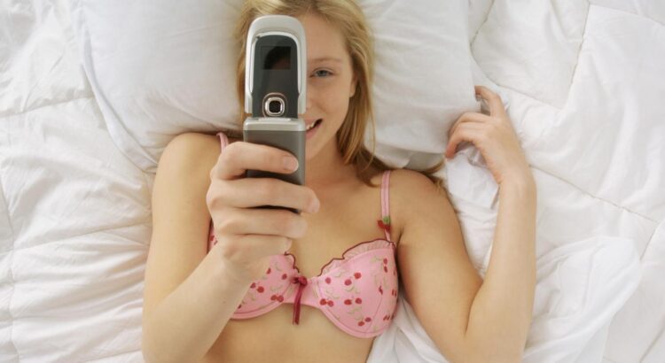 Le selfie après l’amour se propage sur les réseaux sociaux anglo-saxons.