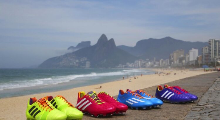 Adidas a lancé sa collection Samba en vue de la Coupe du Monde 2014.