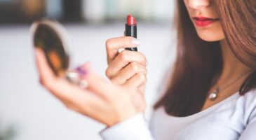 Comment les marques beauté touchent la jeune génération sur les réseaux sociaux ?