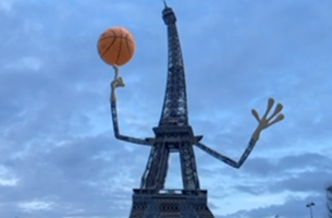 Snapchat transforme la Tour Eiffel en star du basket pour le NBA Paris Game 2023